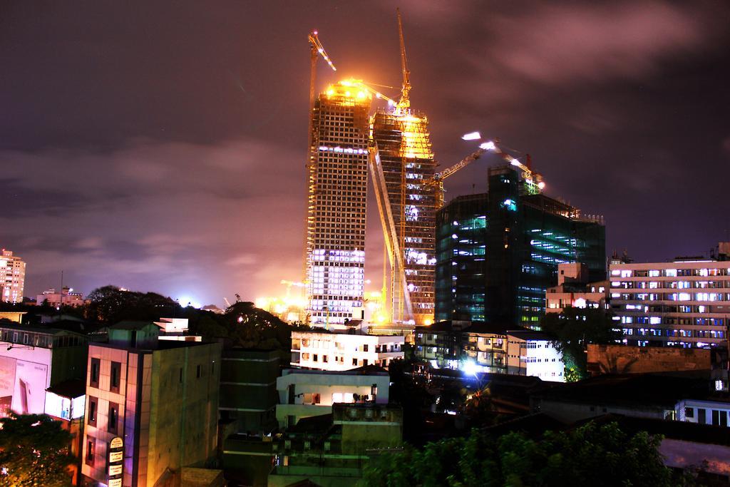 Thilhara Days Inn Colombo Exterior photo