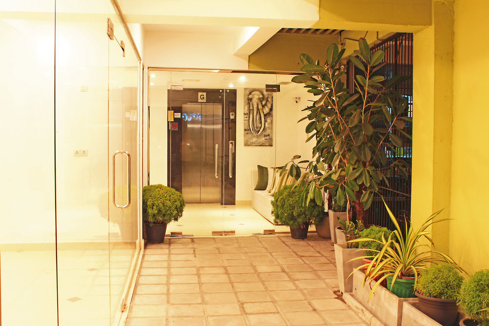 Thilhara Days Inn Colombo Exterior photo